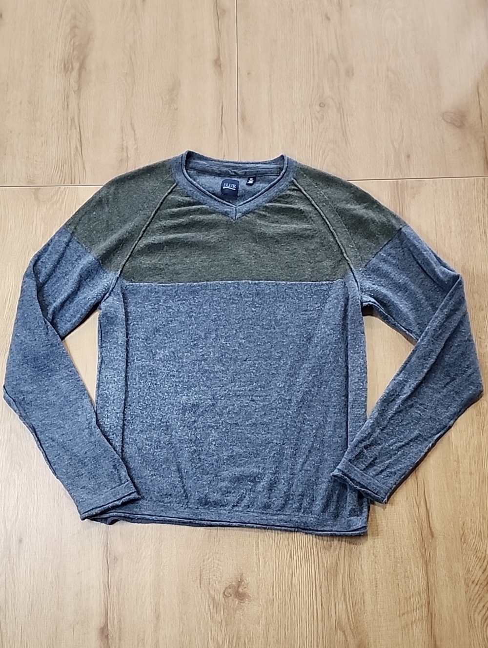 Alfani Men's V-Neck Two-Tone Sweater - Olive & Gray
